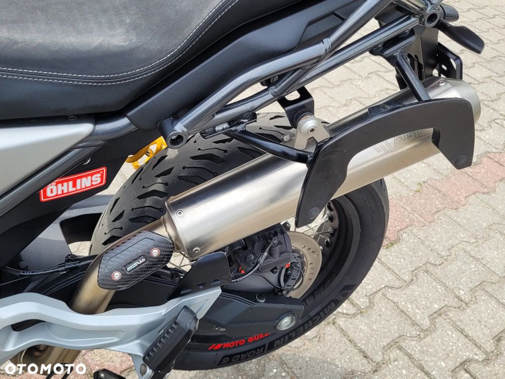 Moto Guzzi V85 - 23
