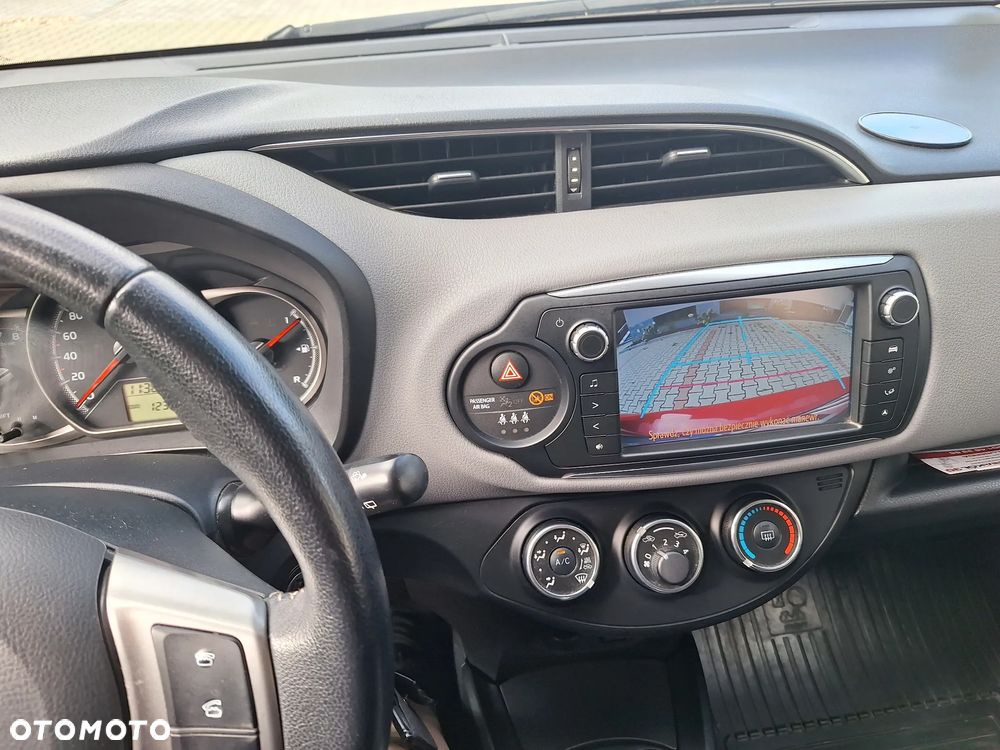 Toyota Yaris 1.33 Active EU6 - 11
