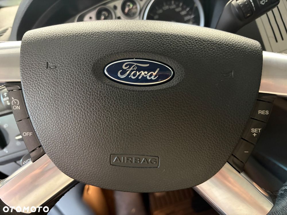 Ford Kuga 2.0 TDCi Titanium FWD - 20