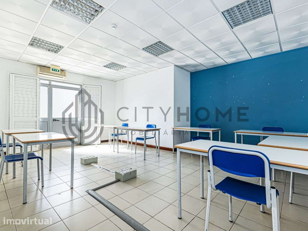 Espaço Multiusos em zona central em Albufeira - Grande imagem: 3/14