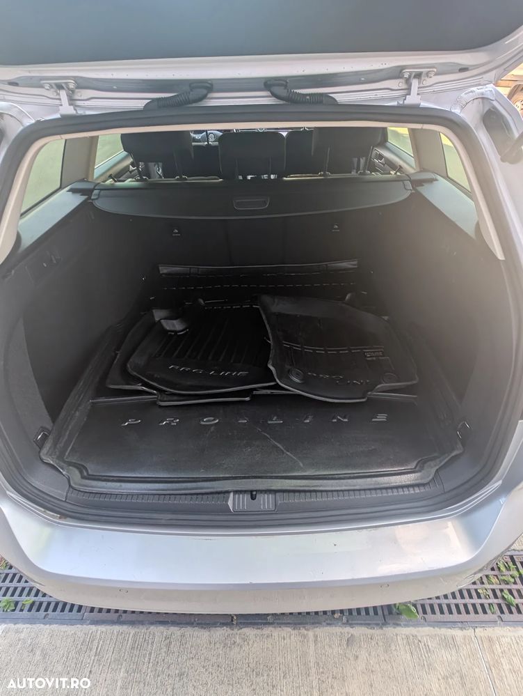Volkswagen Passat 2.0 TDI 4Motion Comfortline - 9