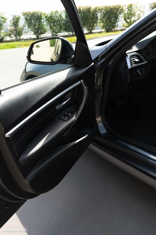 BMW 330 e Pack M Auto - 19