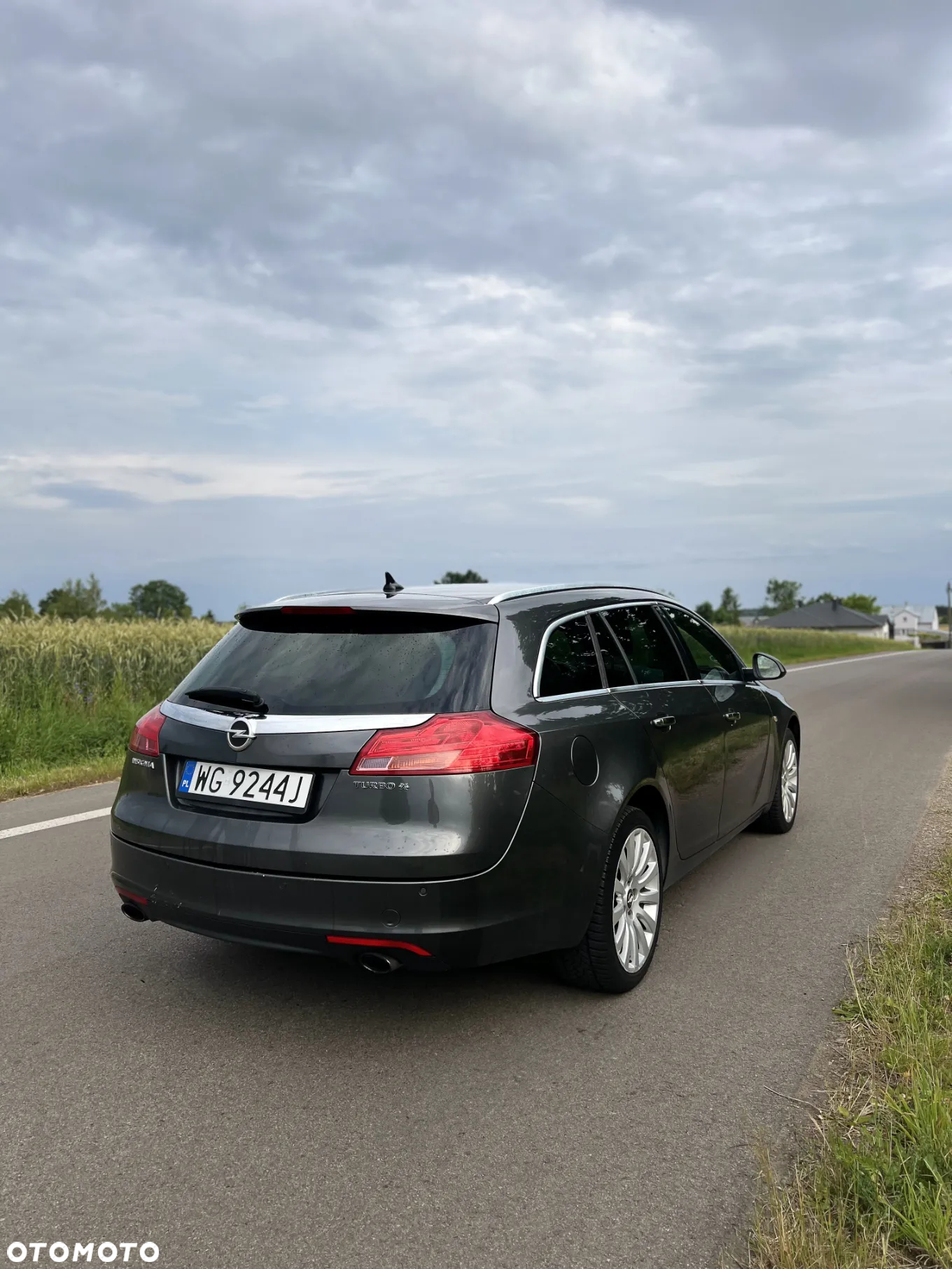 Opel Insignia 2.0 Turbo Sports Tourer 4x4 Automatik Cosmo - 6