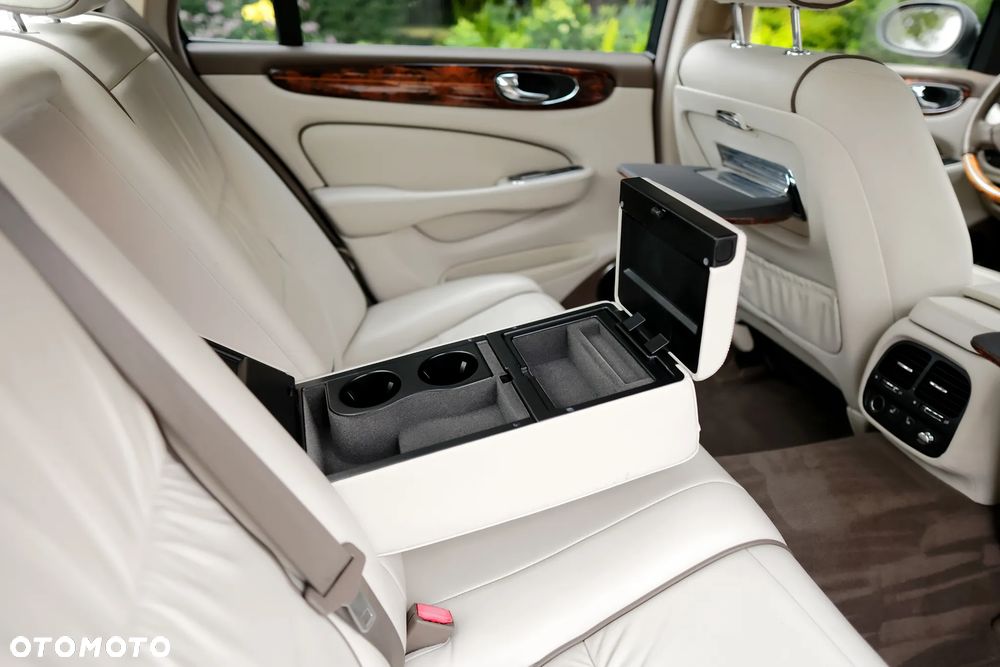 Jaguar XJ XJ8 4.2 LWB - 28