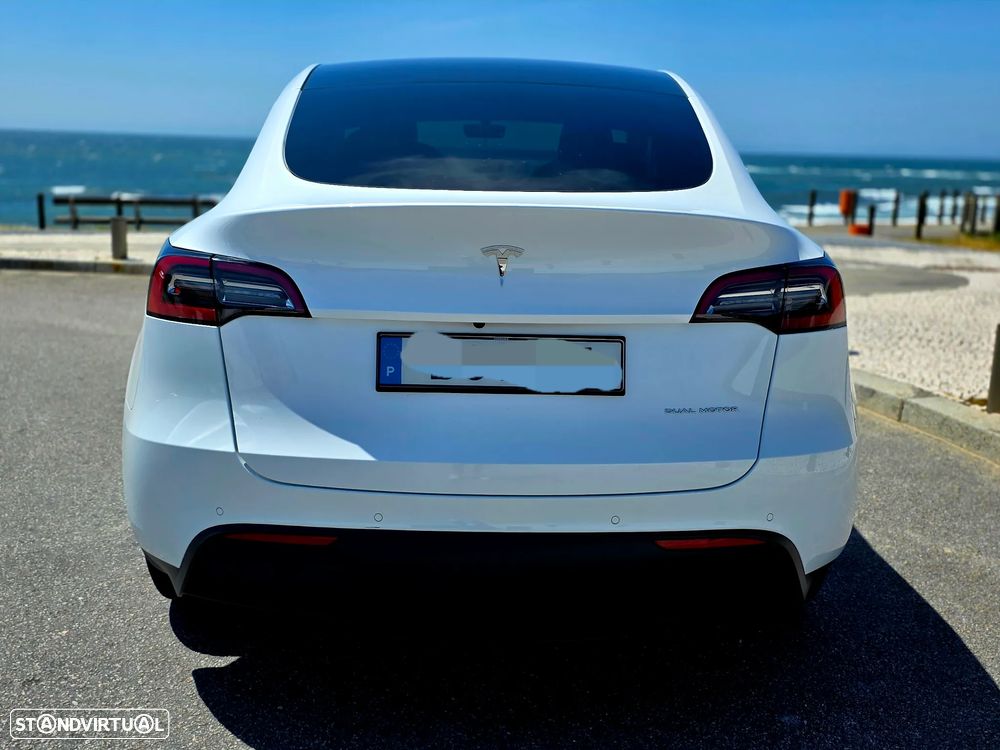 Tesla Model Y Long Range Dual Motor AWD - 5