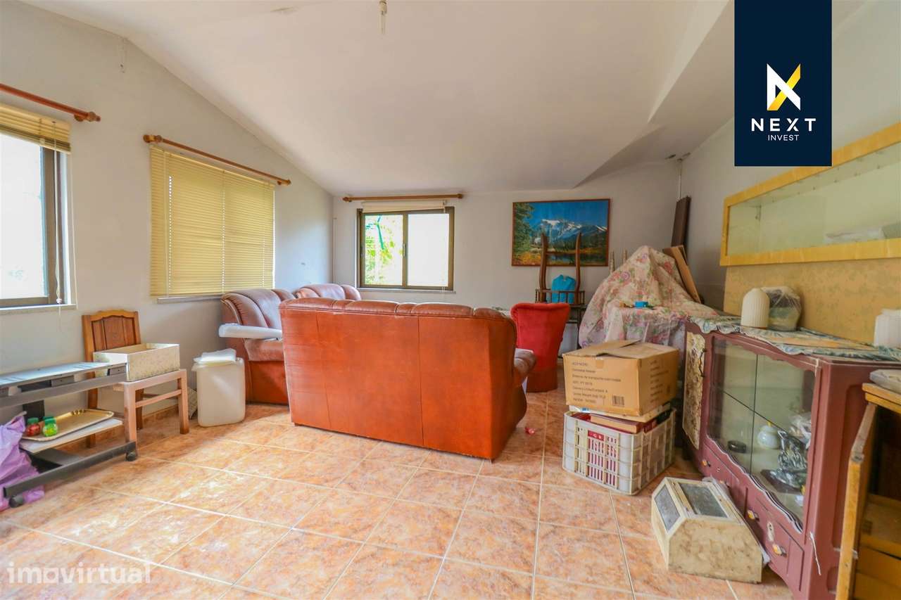 Moradia T6 com 1.785 m² de terreno às portas da cidade - Grande imagem: 3/26