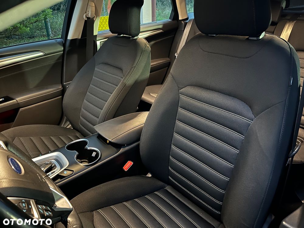 Ford Mondeo - 22