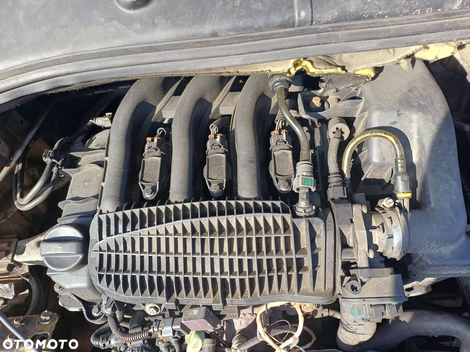 SILNIK BENZYNOWY SŁUPEK PEUGEOT 301 I 1.2 VTI 10 B215 - 1
