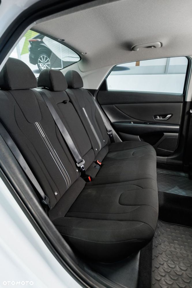 Hyundai Elantra 1.6 Modern - 21