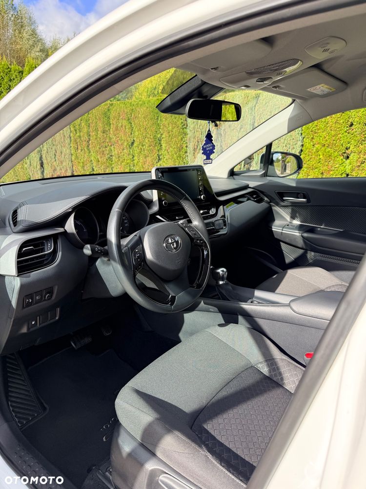 Toyota C-HR - 16
