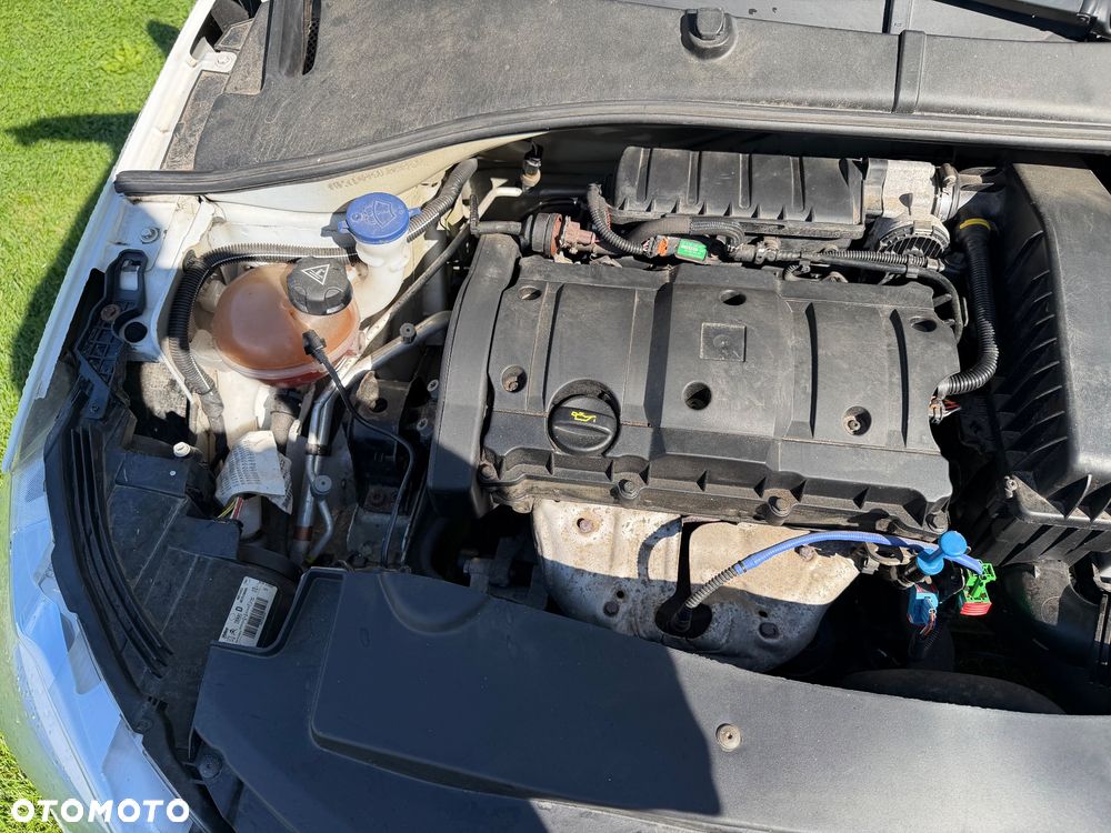 Peugeot 301 1.6 VTi Allure - 12