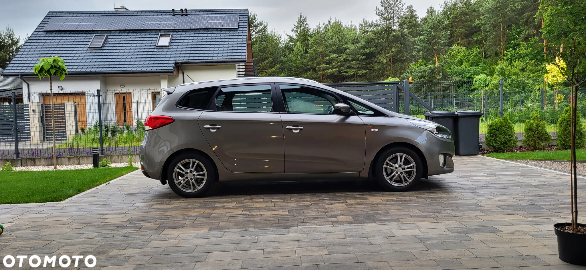 Kia Carens 1.6 GDI L - 16