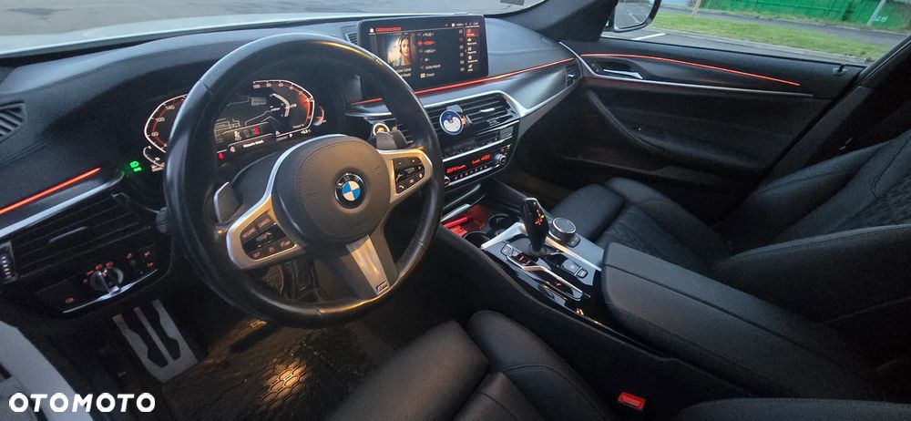BMW Seria 5 518d mHEV M Sport sport - 9