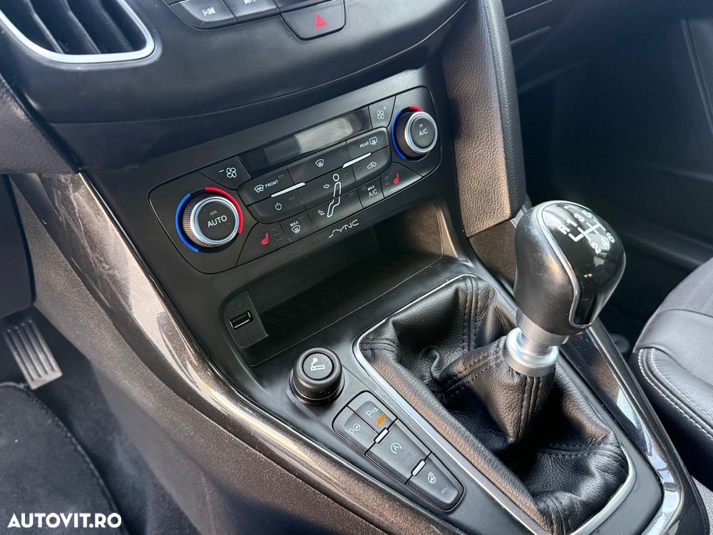 Ford Focus - 34