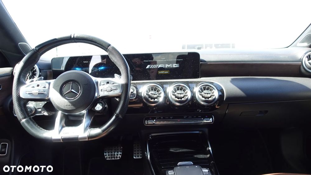 Mercedes-Benz CLA AMG 45 4-Matic 8G-DCT - 17