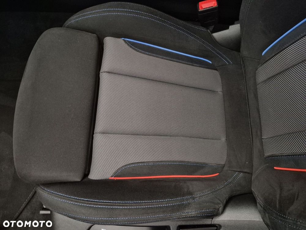 BMW Seria 3 330i xDrive M Sport - 22