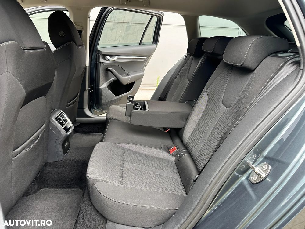 Skoda Octavia 2.0 TDI DSG Style - 24