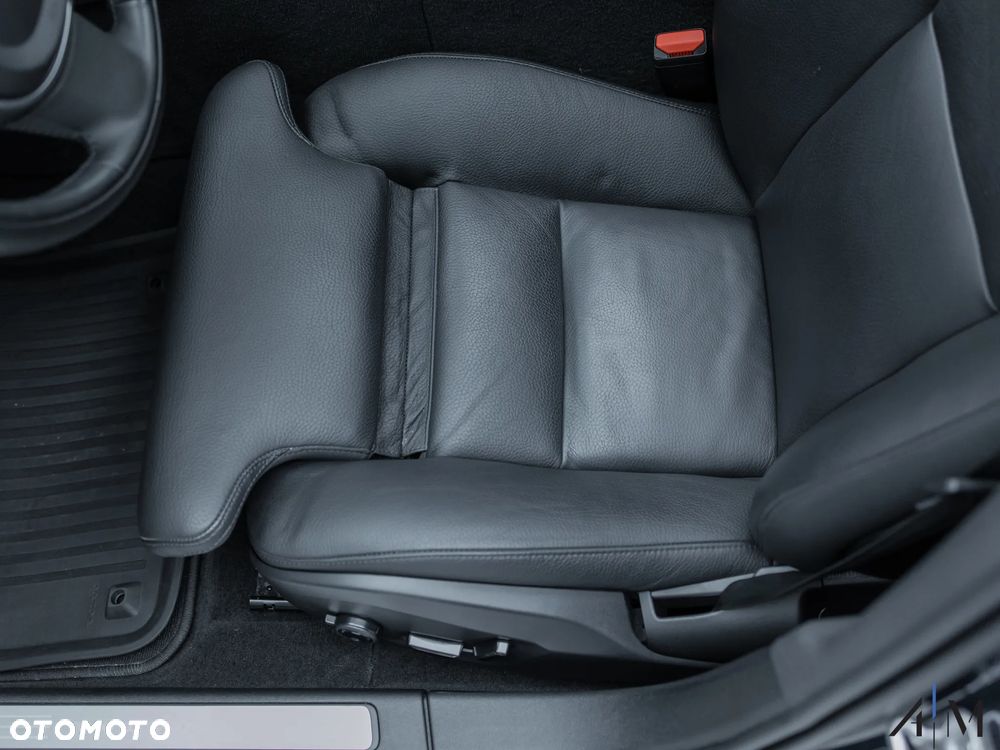 Volvo V60 Cross Country B4 D AWD Geartronic - 23
