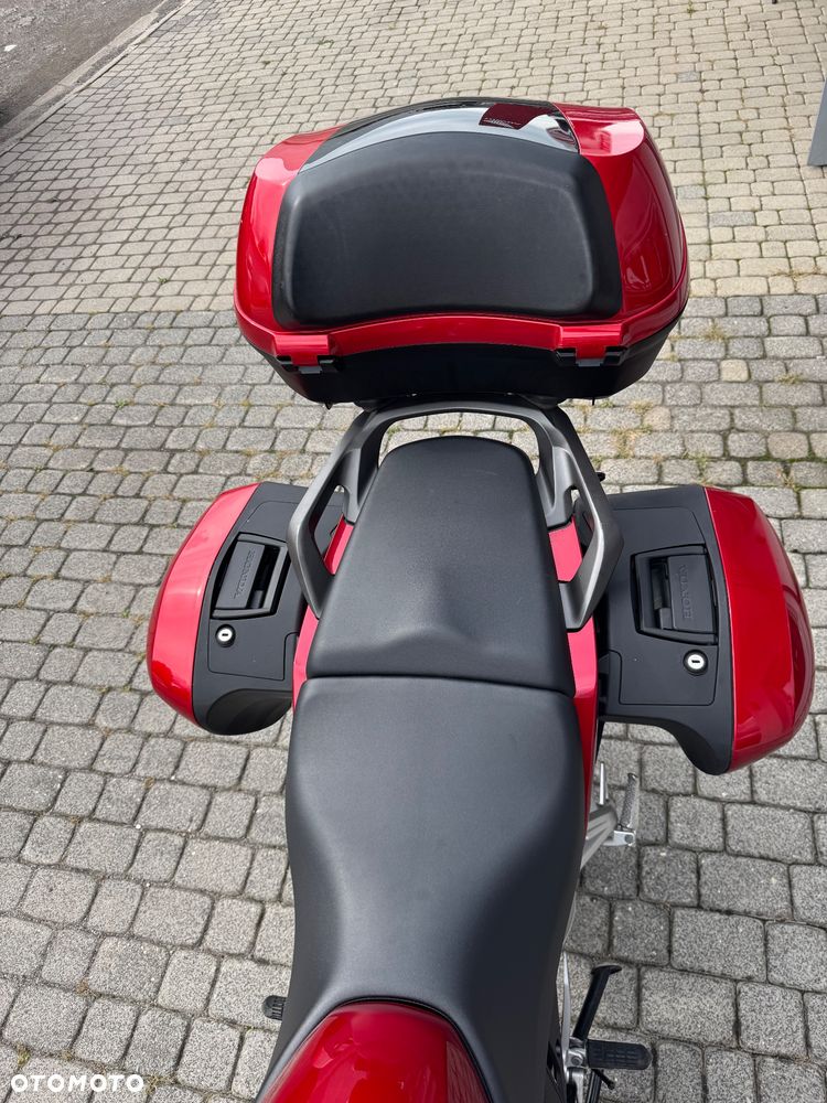 Honda VFR - 9