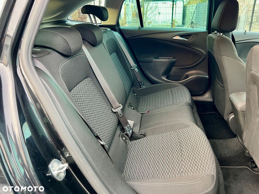 Opel Astra 1.4 Turbo Start/Stop Business - 19