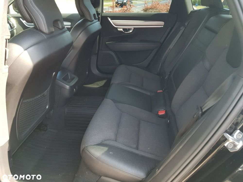 Volvo V90 D4 Momentum - 11