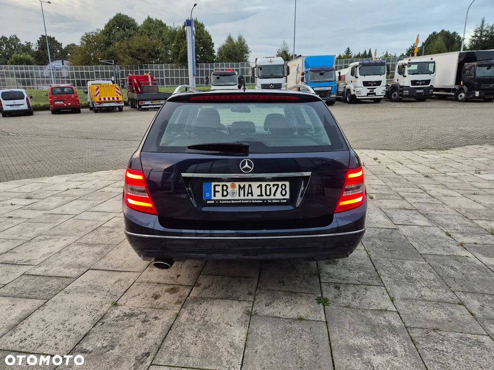 Mercedes-Benz Klasa C 200 T CGI Automatik BlueEFFICIENCY Avantgarde - 10
