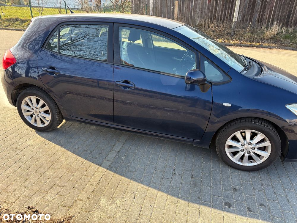 Toyota Auris 2.0 D-4D - 2