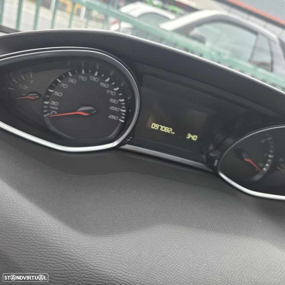 Peugeot 308 1.6 BlueHDi Style - 6