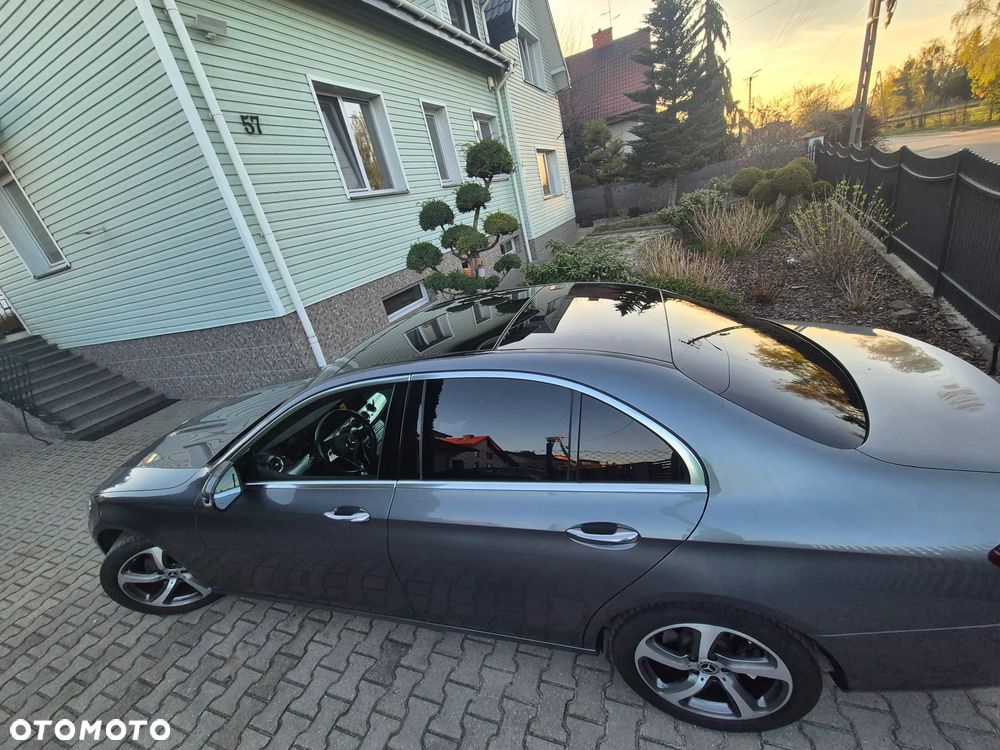 Mercedes-Benz Klasa E 200 4-Matic - 12