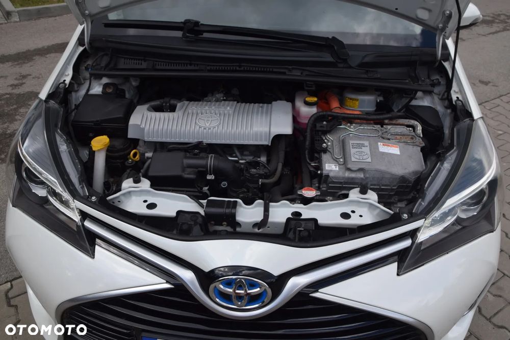 Toyota Yaris 1.5 VVT-i Comfort - 17