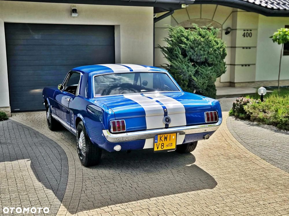 Ford Mustang - 30
