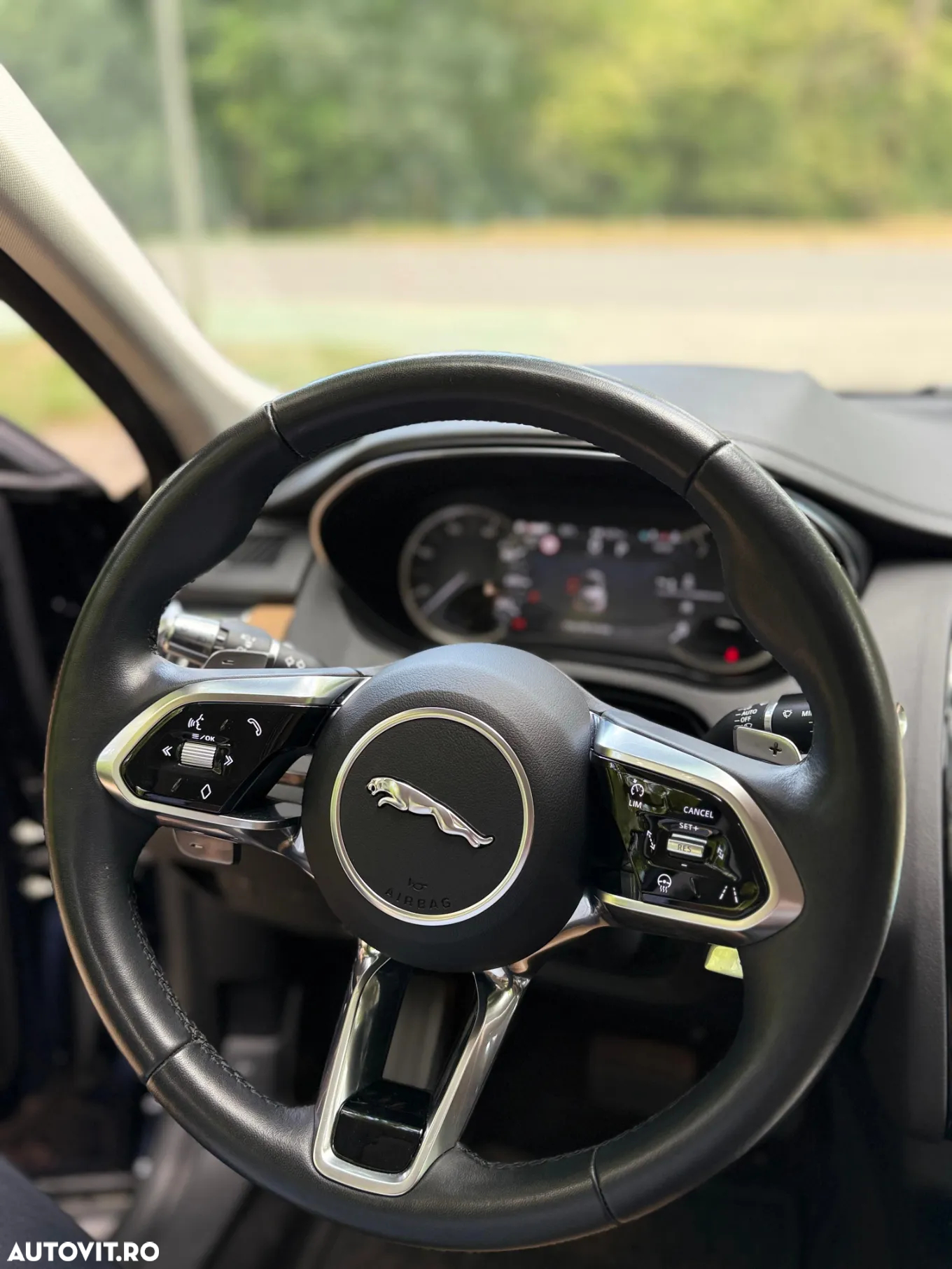 Jaguar E-Pace D165 AWD - 17