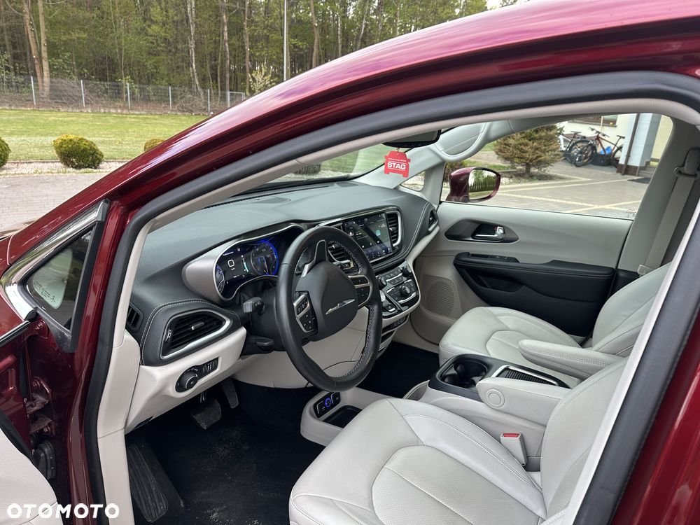 Chrysler Pacifica - 22