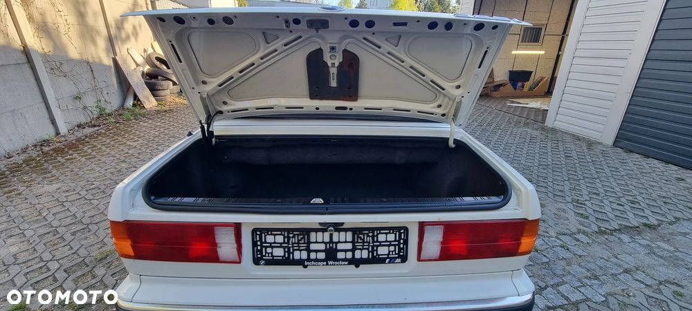 BMW Seria 3 325i - 5