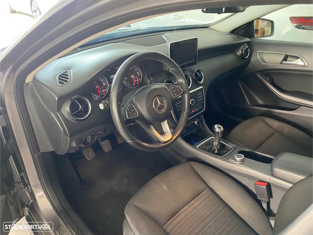 Mercedes-Benz A 180 CDI BlueEFFICIENCY Edition - 12