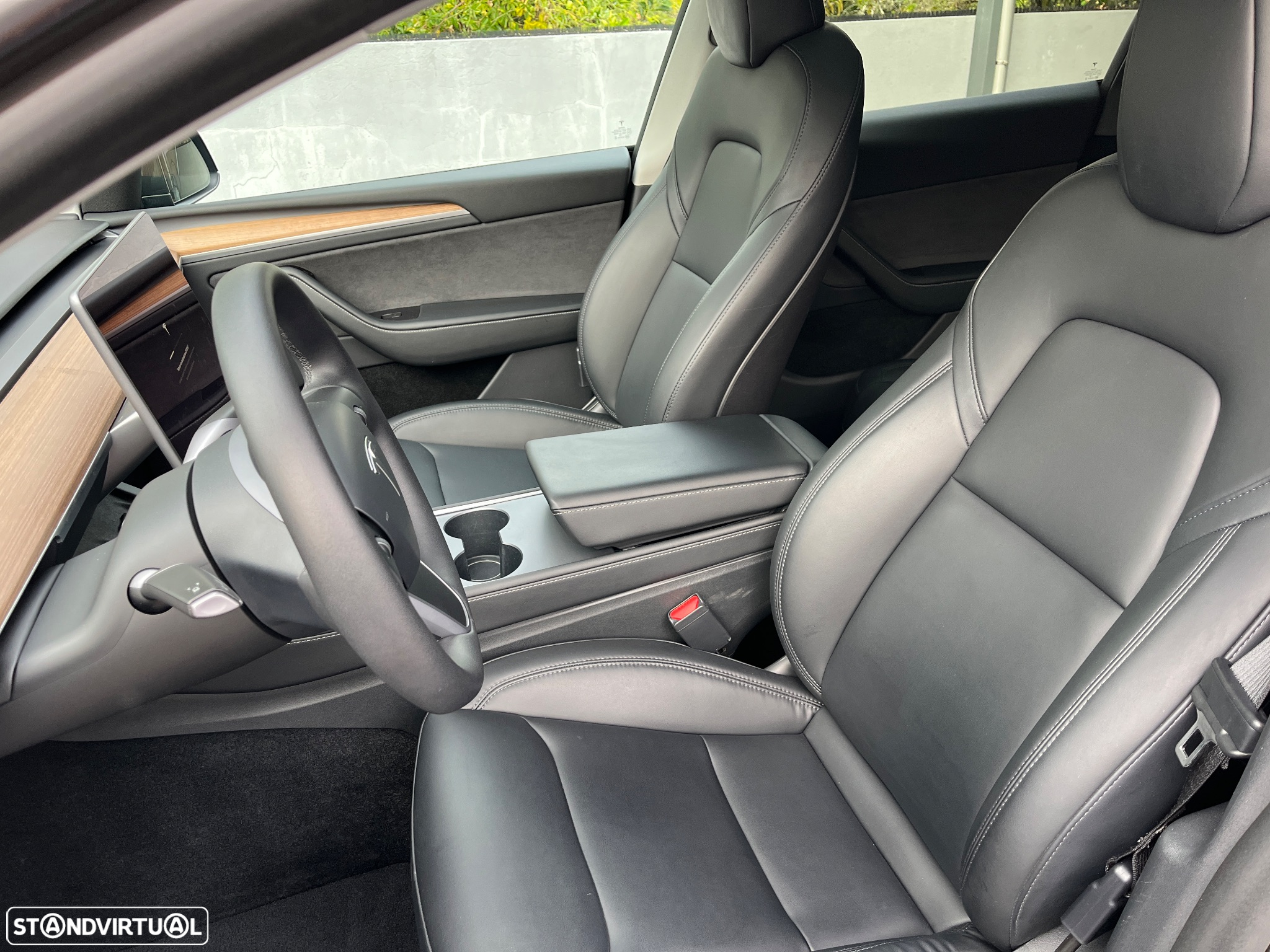 Tesla Model Y Performance Dual Motor AWD - 9