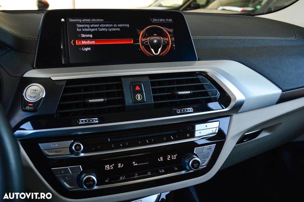 BMW X3 xDrive20d AT Luxury Line - 27
