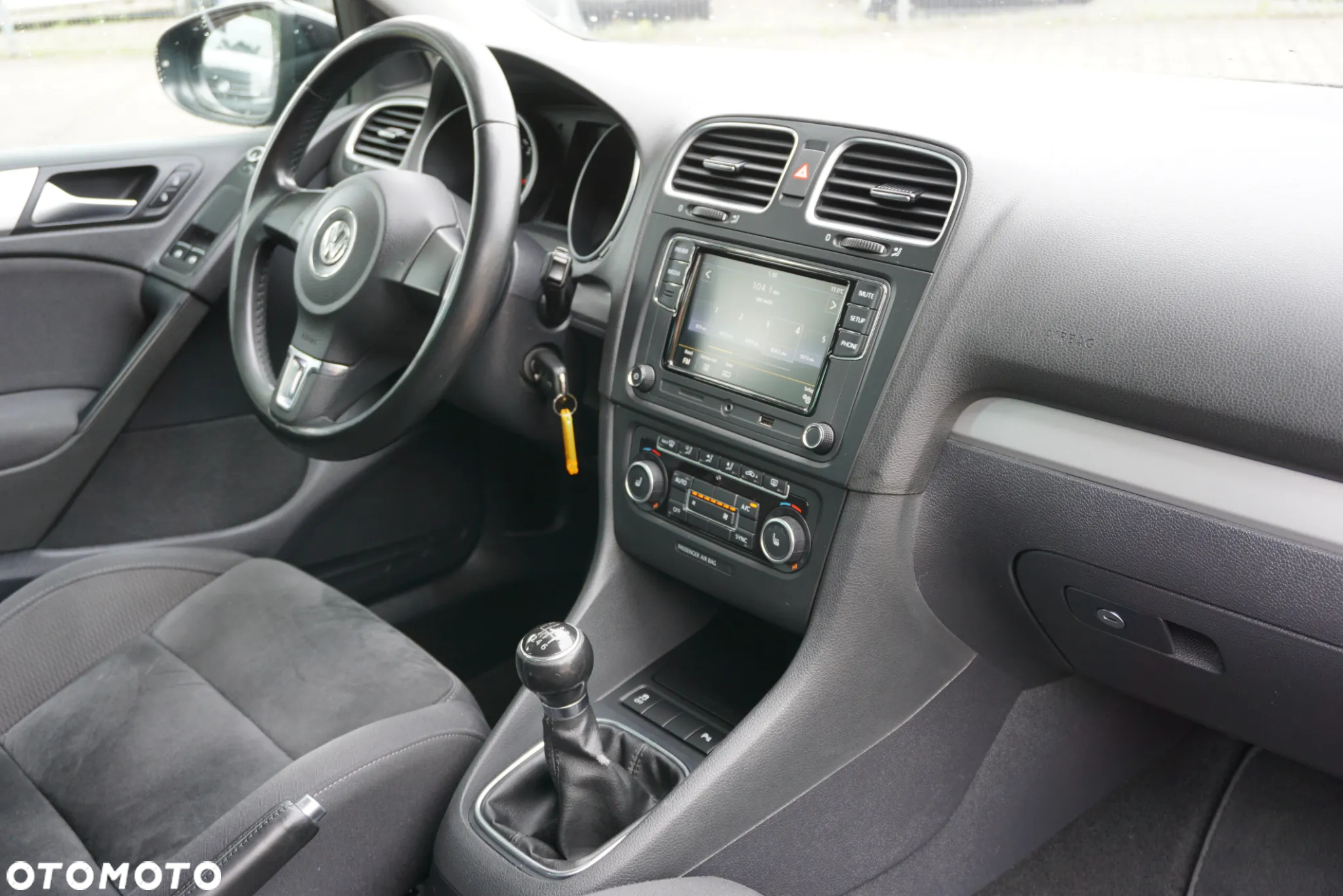 Volkswagen Golf 2.0 TDI DPF Style - 18