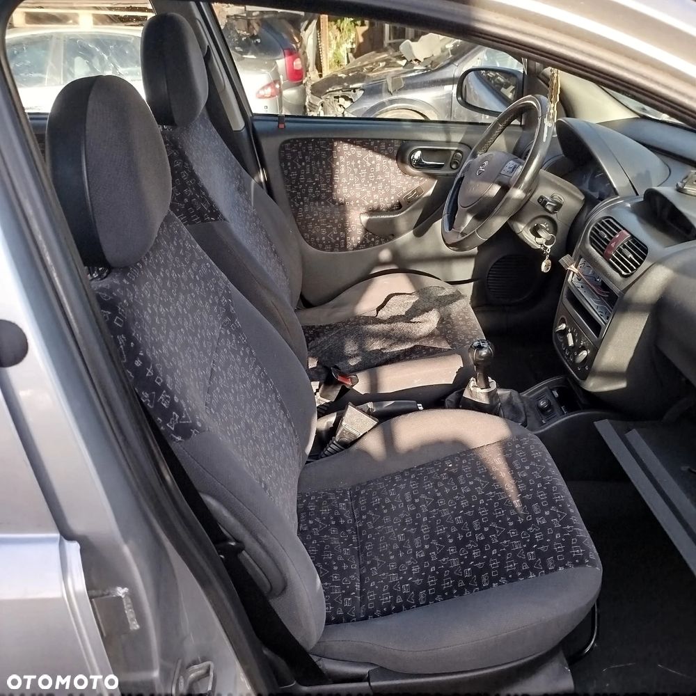 Opel Corsa C na części . - 4