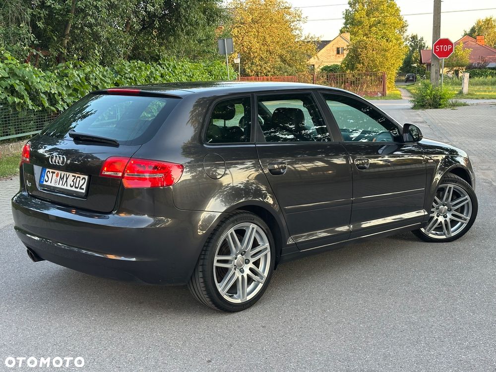 Audi A3 Sportback 2.0 TDI DPF Ambiente - 2