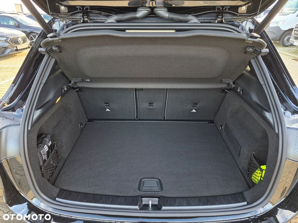Mercedes-Benz GLA - 10