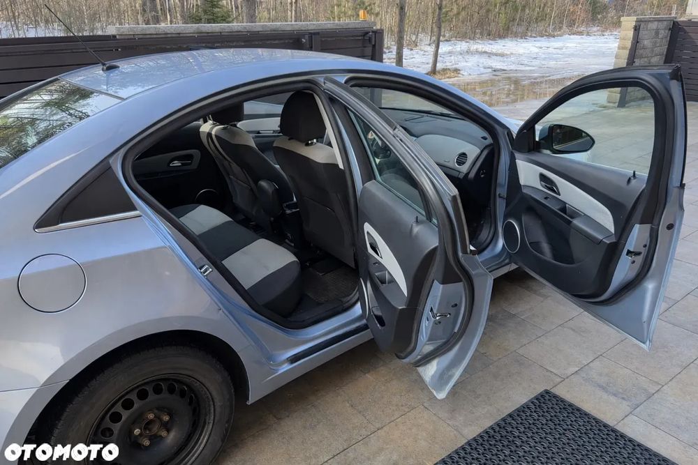 Chevrolet Cruze 1.6 LT - 9