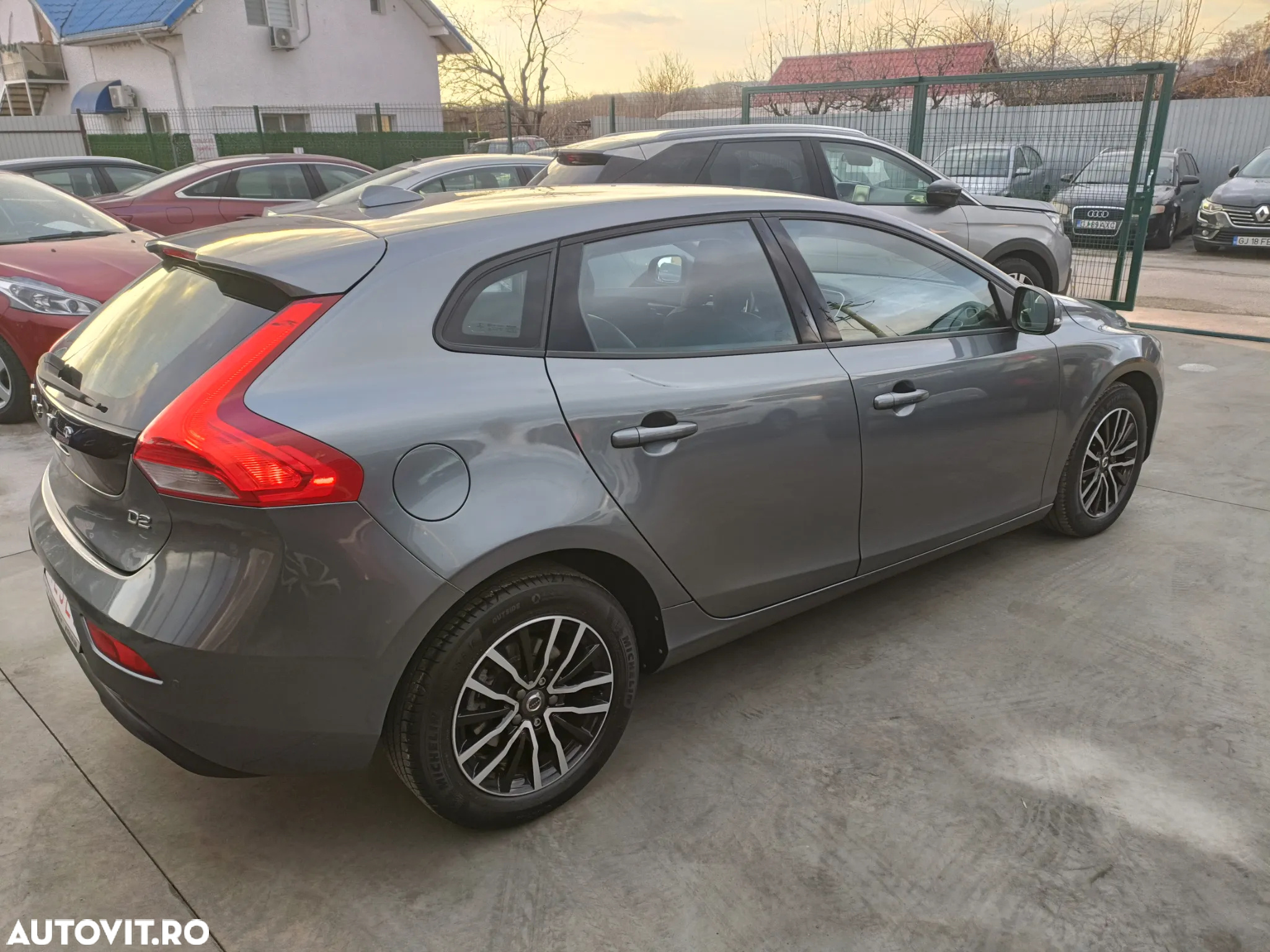 Volvo V40 D2 Momentum - 14