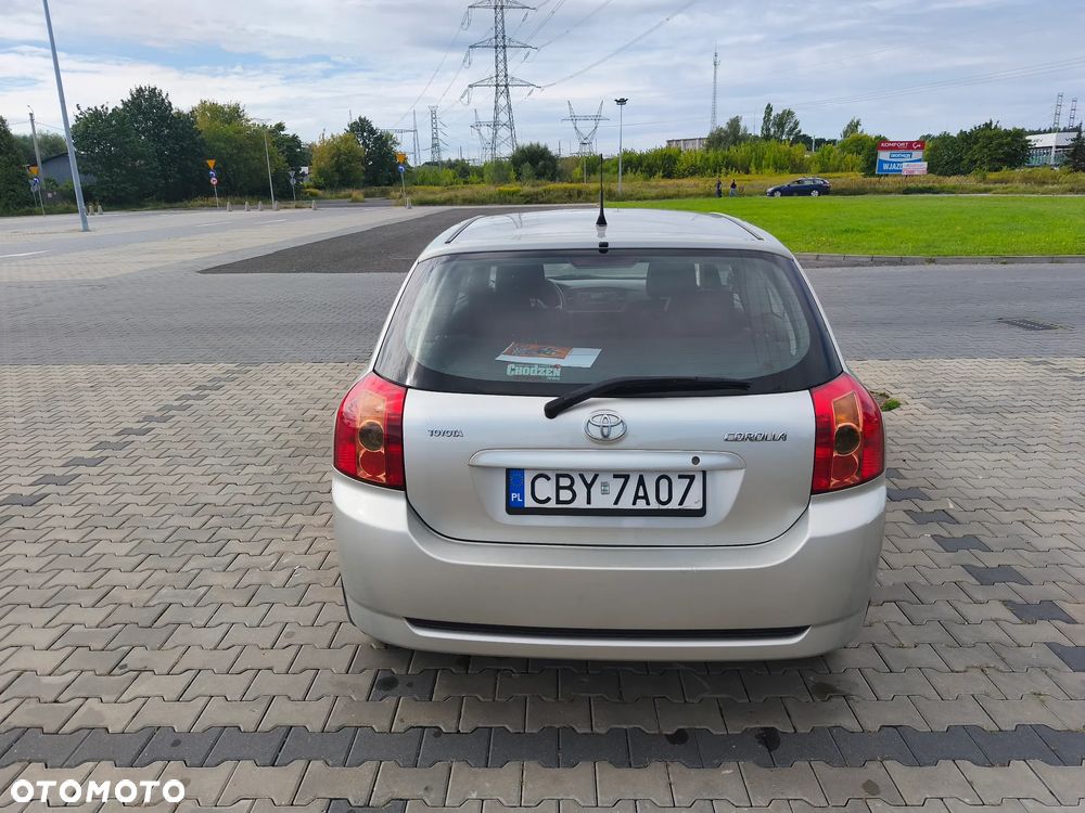 Toyota Corolla 1.4 VVT-i Dynamic - 3