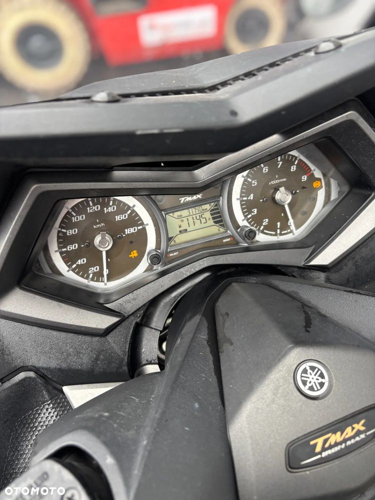 Yamaha Tmax - 17
