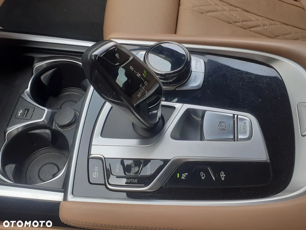 BMW Seria 7 - 27