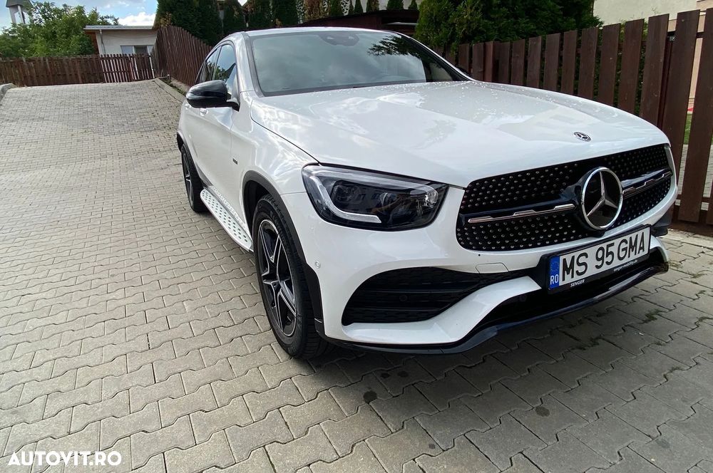 Mercedes-Benz GLC 300 e 4Matic 9G-TRONIC AMG Line - 10