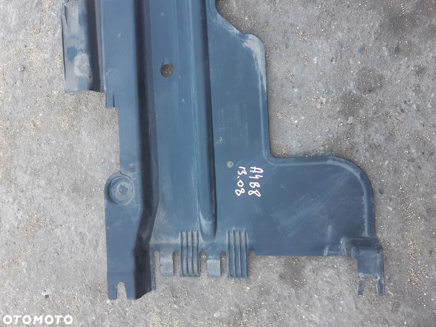 AUDI A4 B8 OSŁONA PODWOZIA TYŁ 8K0825216F 13.08 - 10
