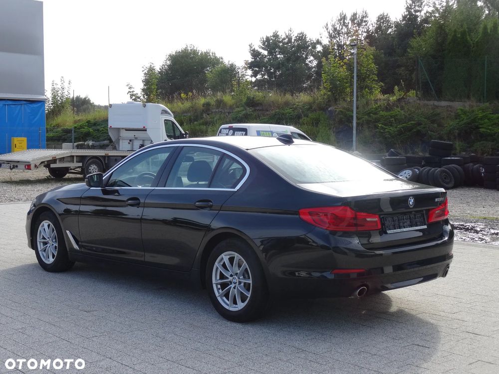 BMW Seria 5 525d Sport Line - 6