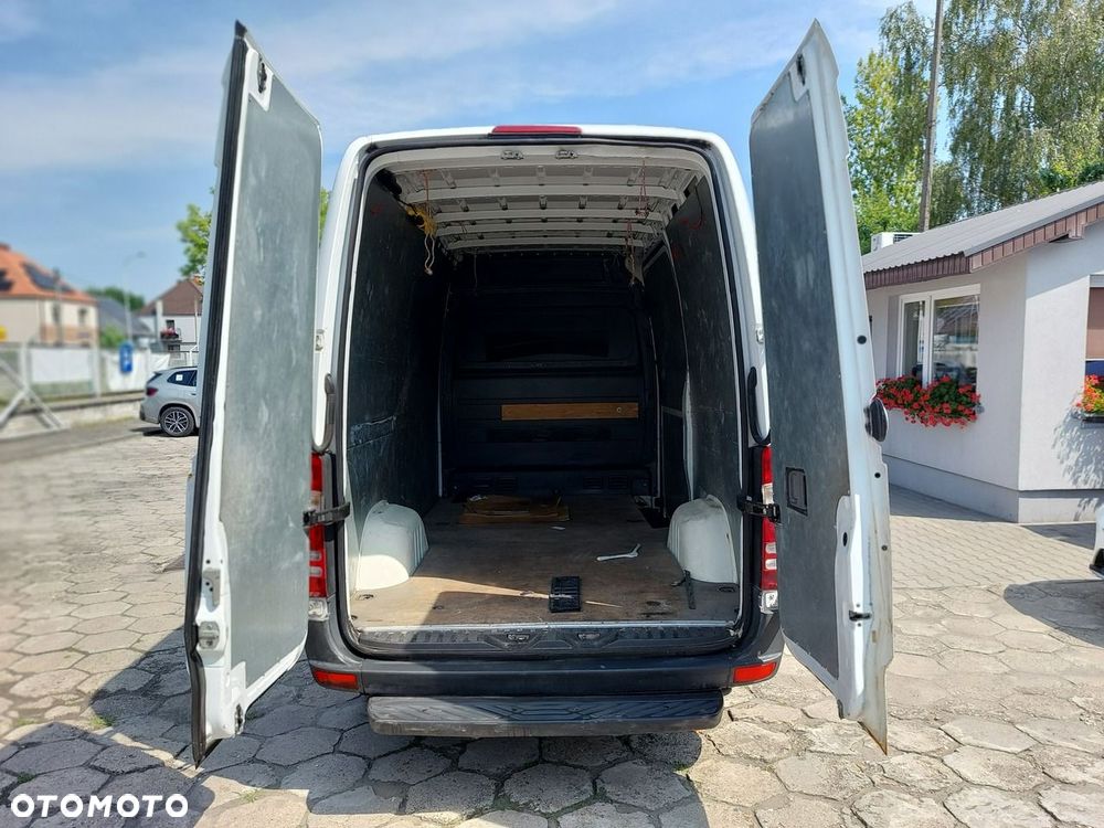 Mercedes-Benz Sprinter - 8